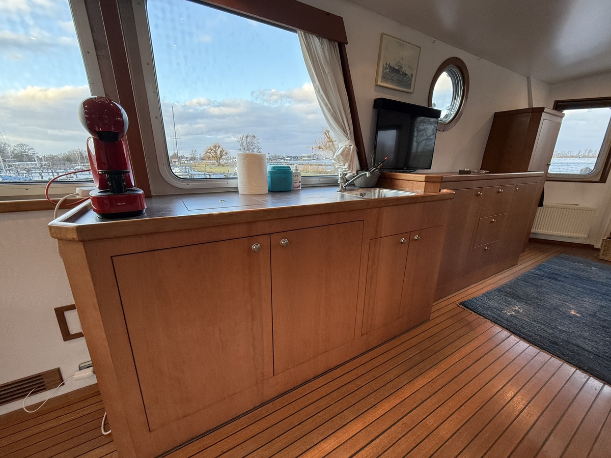 foto: 18 Ex-Patrouille Vaartuig Varend Woonschip