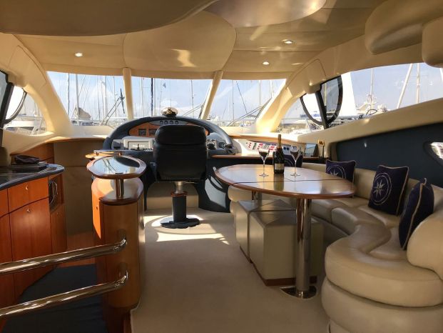 foto: 9 Azimut 55 E