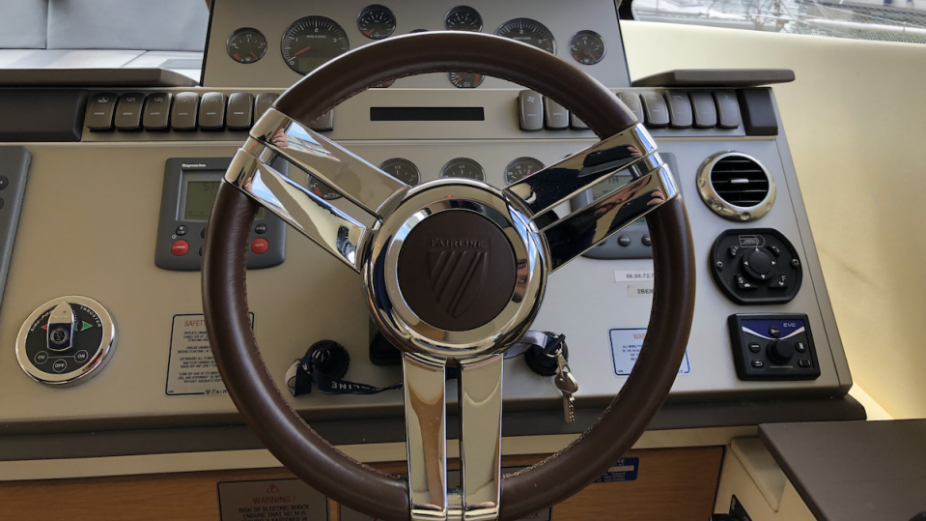 foto: 14 Fairline Phantom 48