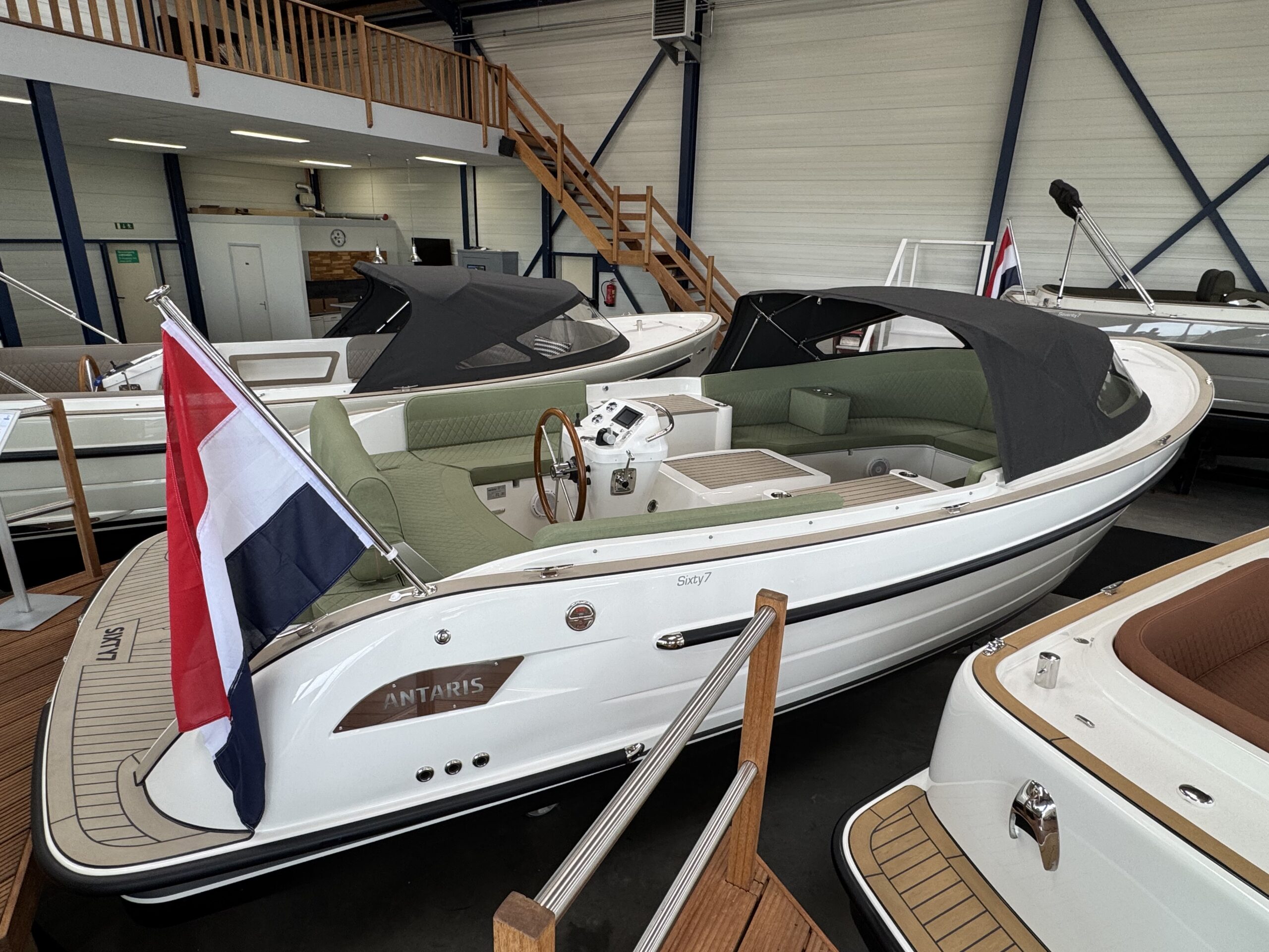 foto: 6 Antaris Sixty7 (op voorraad)