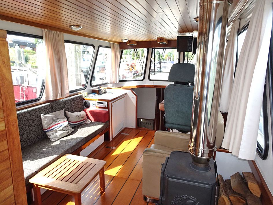 foto: 20 ex Patrouille vaartuig / Varend Woonschip 18.26 met UBC