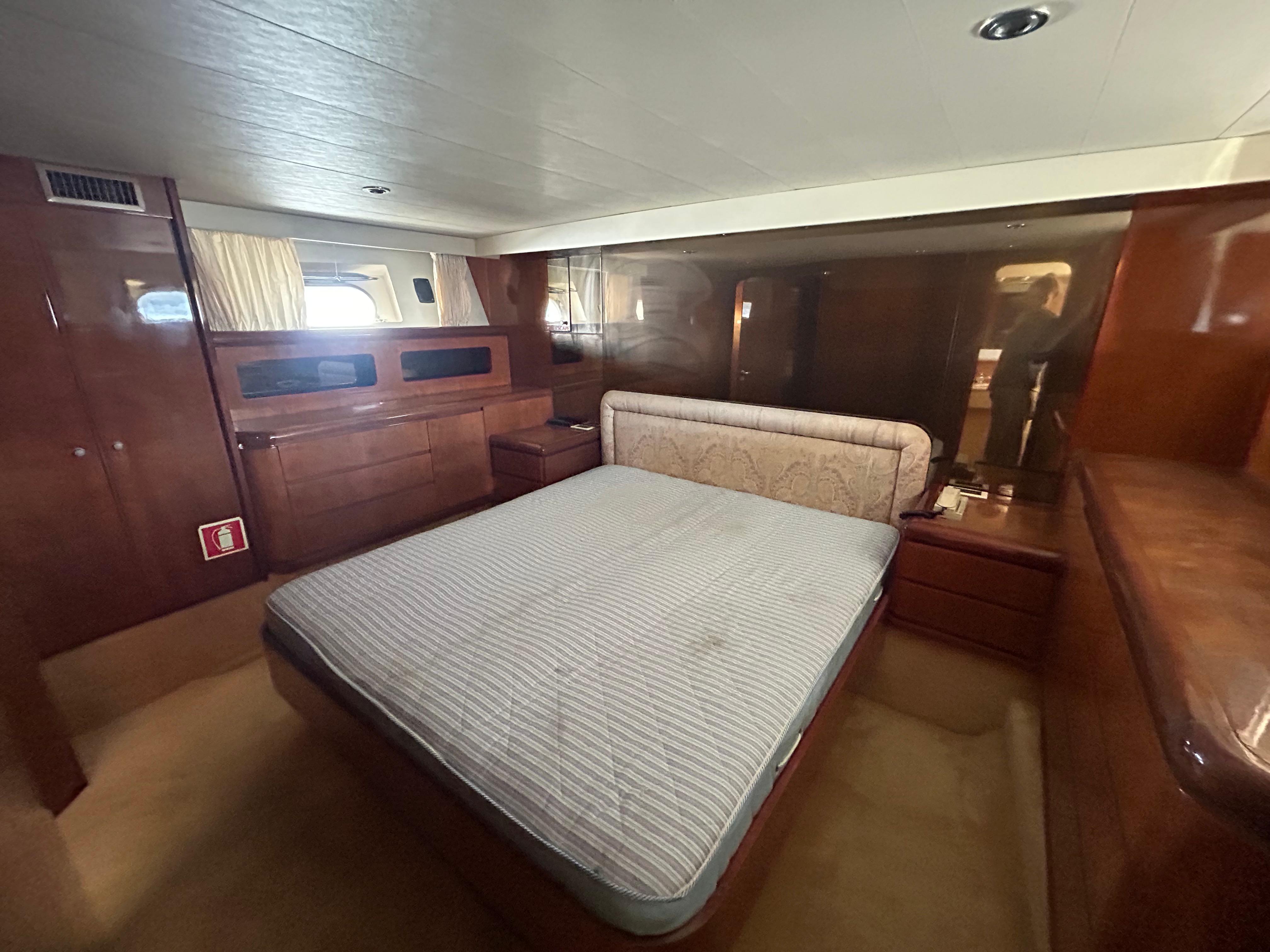 foto: 5 Falcon 82 geschikt voor bewoning 