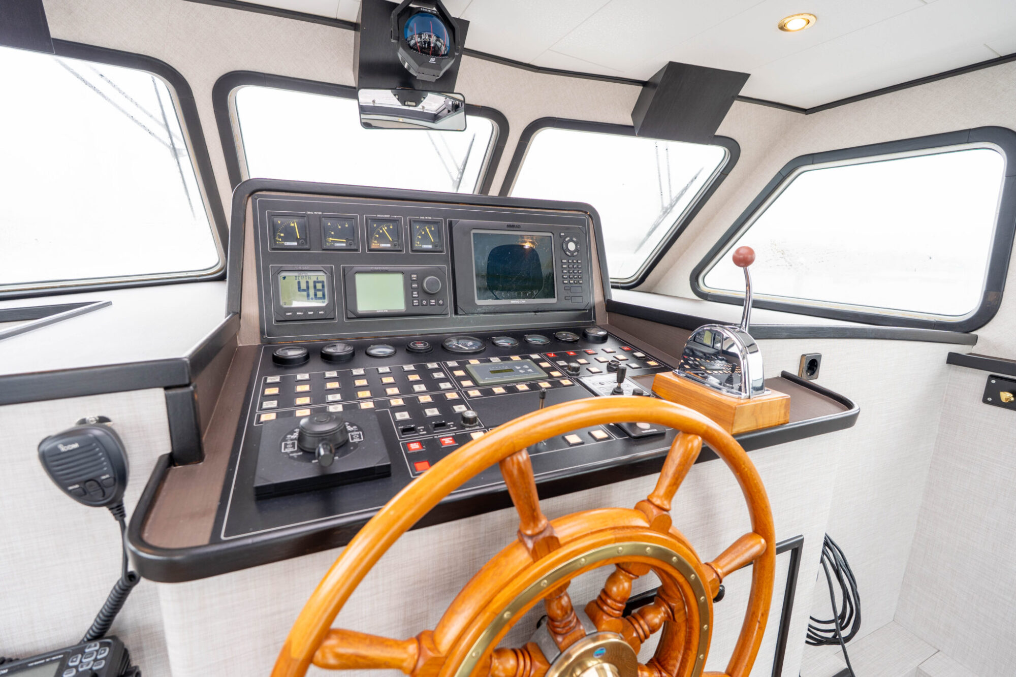 foto: 34 Pieter Beeldsnijder Pieter Beeldsnijder Spiegelkotter 15.00 VS