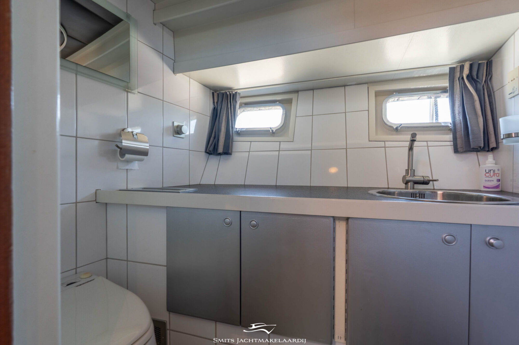 foto: 39 Van der Valk Valk Vitesse 54 Stabilizers