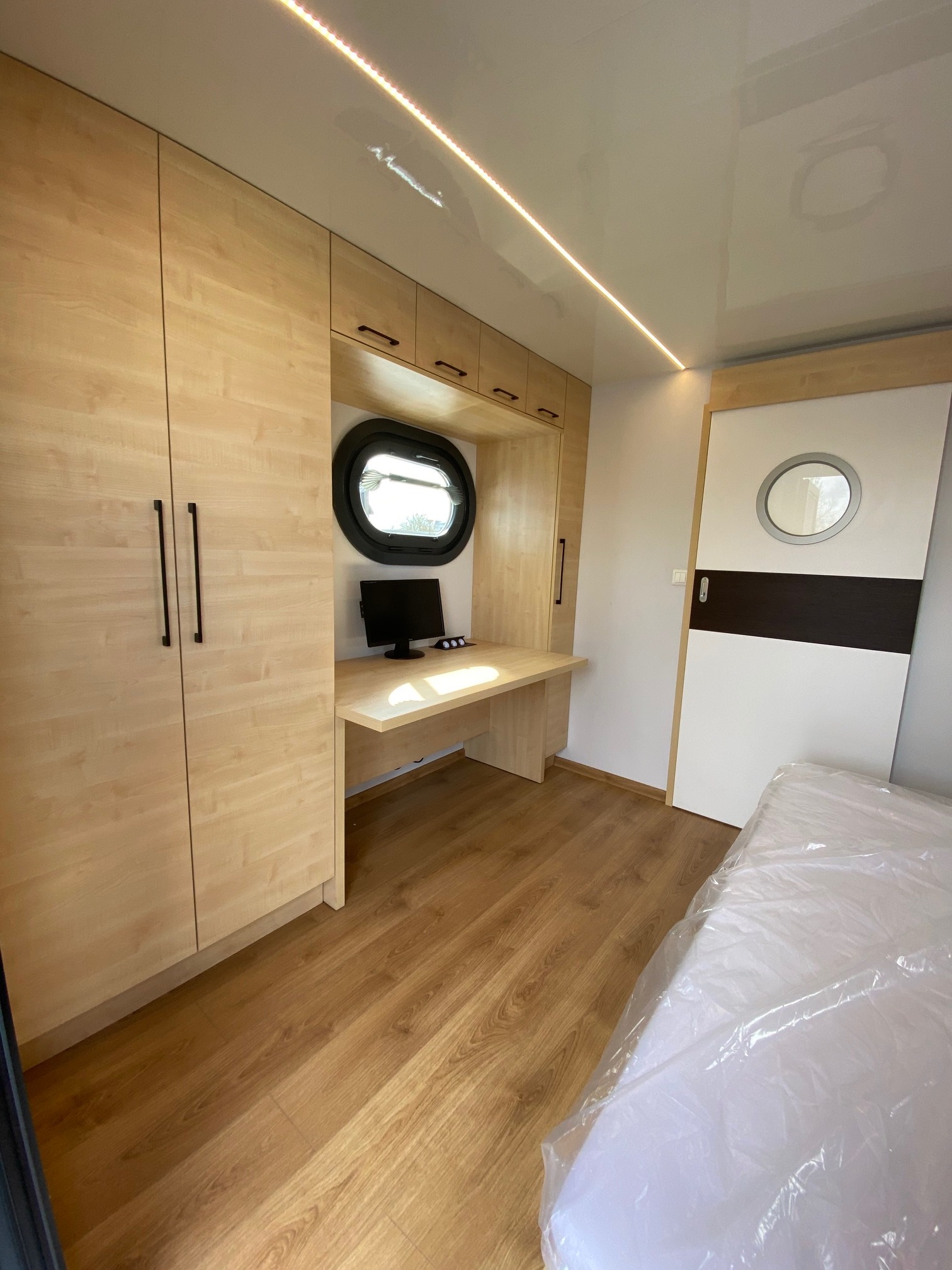foto: 13 Campi 400 Per Direct Irnsum Ligplaats (Houseboat)