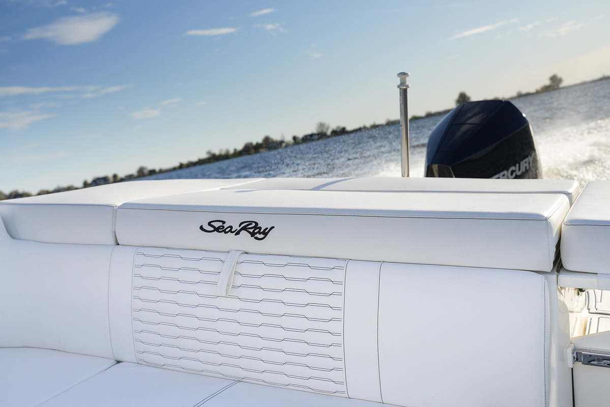 foto: 37 Sea Ray SPX 230 Outboard