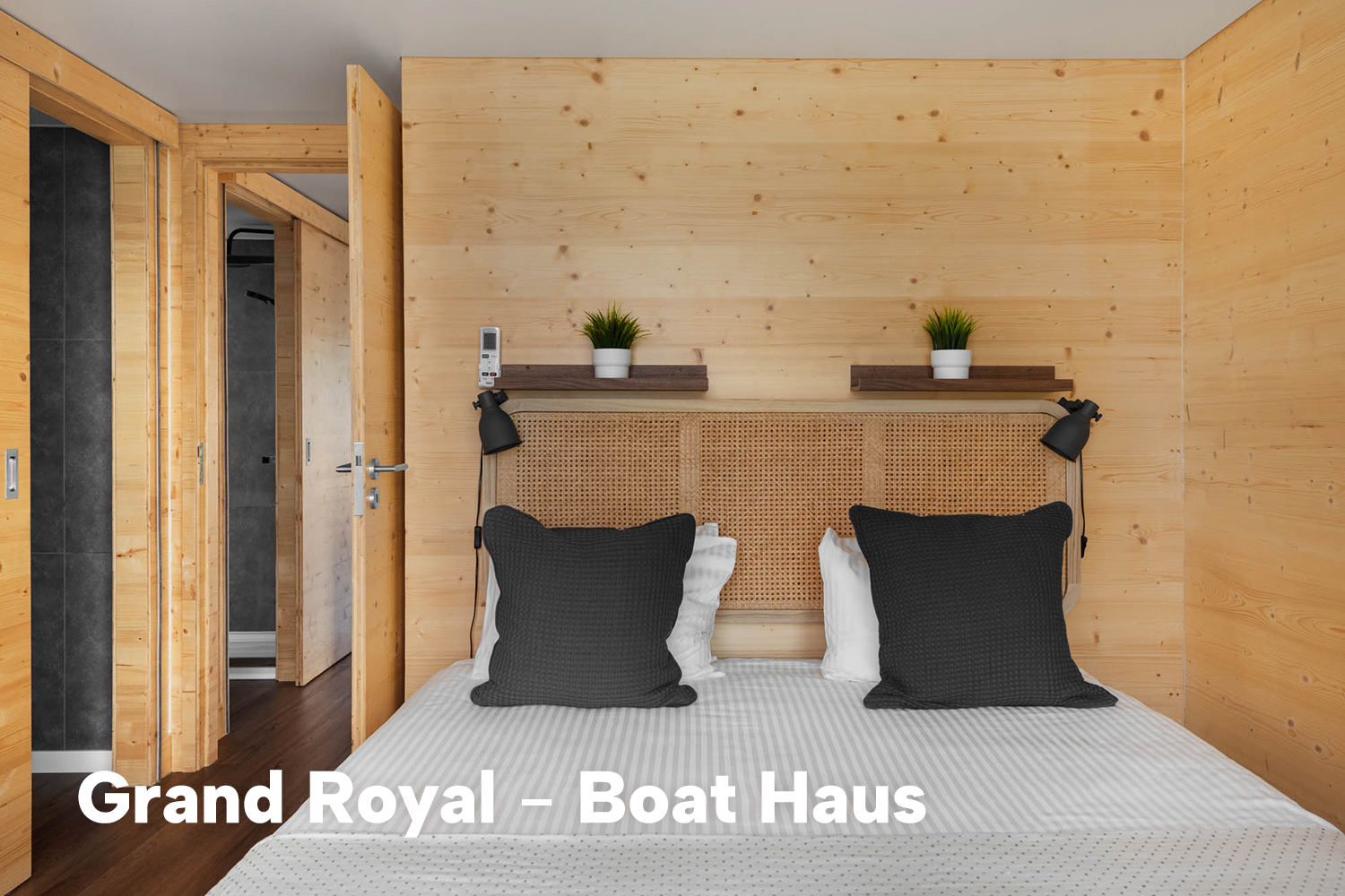 foto: 5 Boat Haus Mediterranean 12X4,5 ROYAL Houseboat