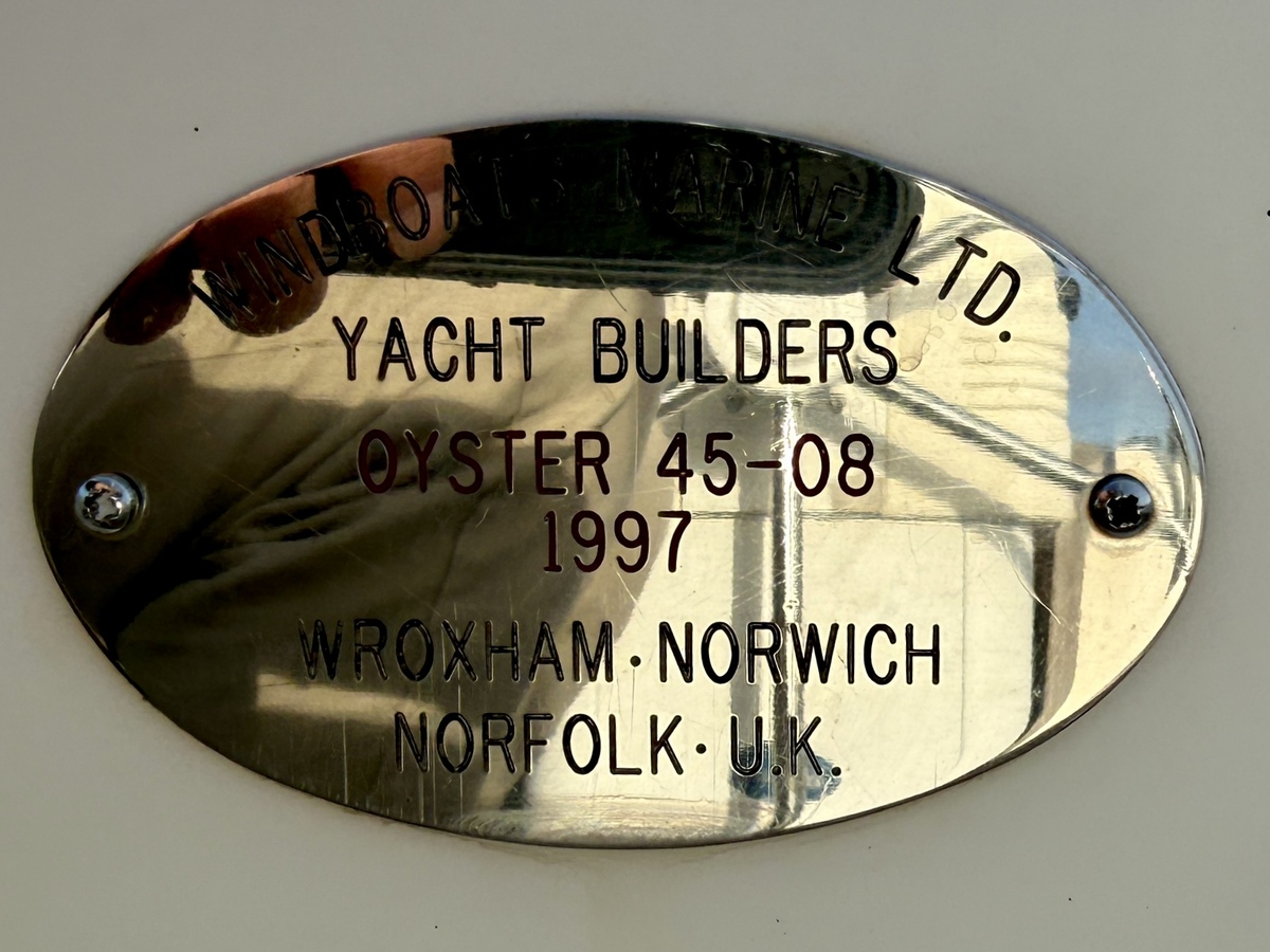 foto: 32 Oyster 45 Deck Saloon