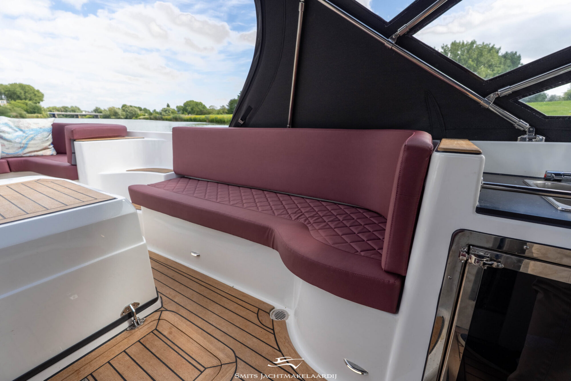 foto: 14 Bola Bola GS Tender 27 Semi Cabin