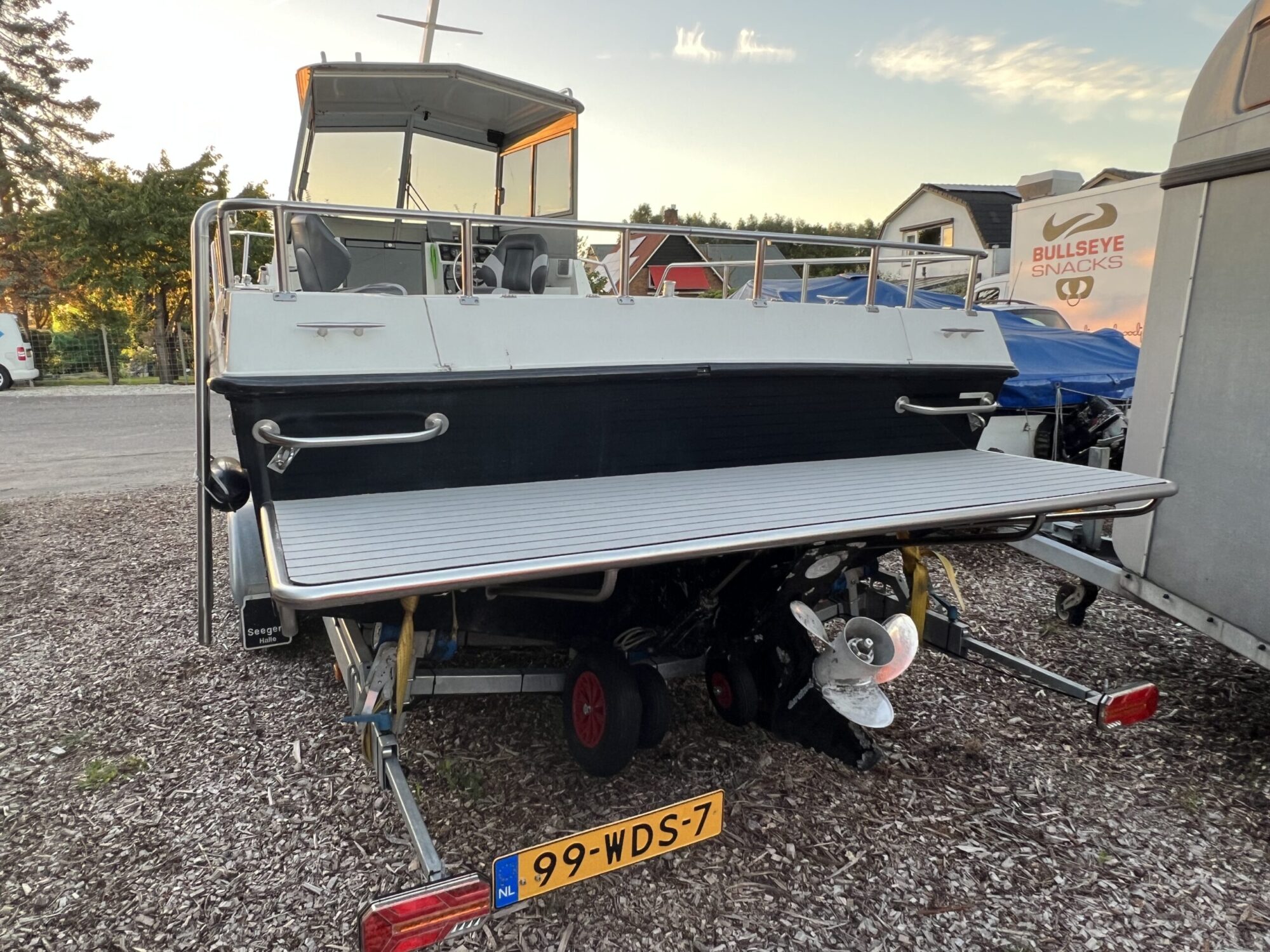foto: 14 Celebrity Celebrity 2500 Fish Hawk