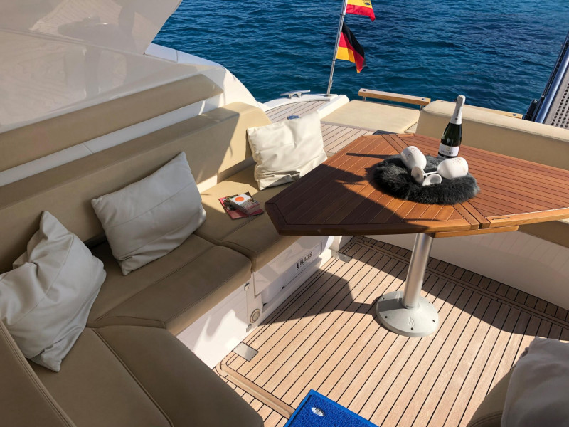 foto: 7 Fairline Targa  44 HT