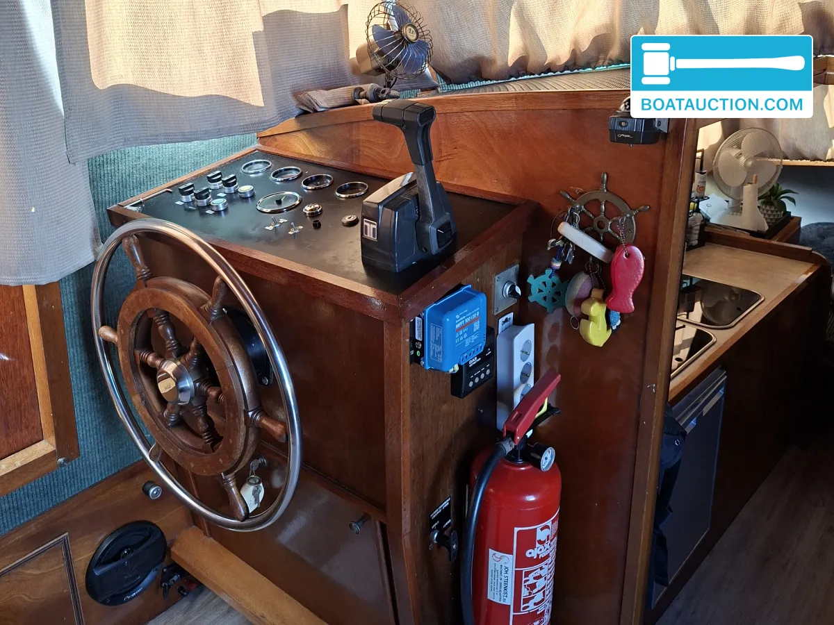 foto: 10 Crown kruiser 970