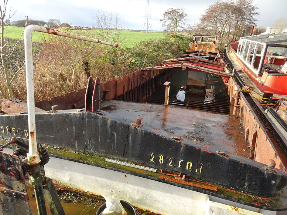 foto: 9 Luxe Motor Elizabeth III 42.46 casco