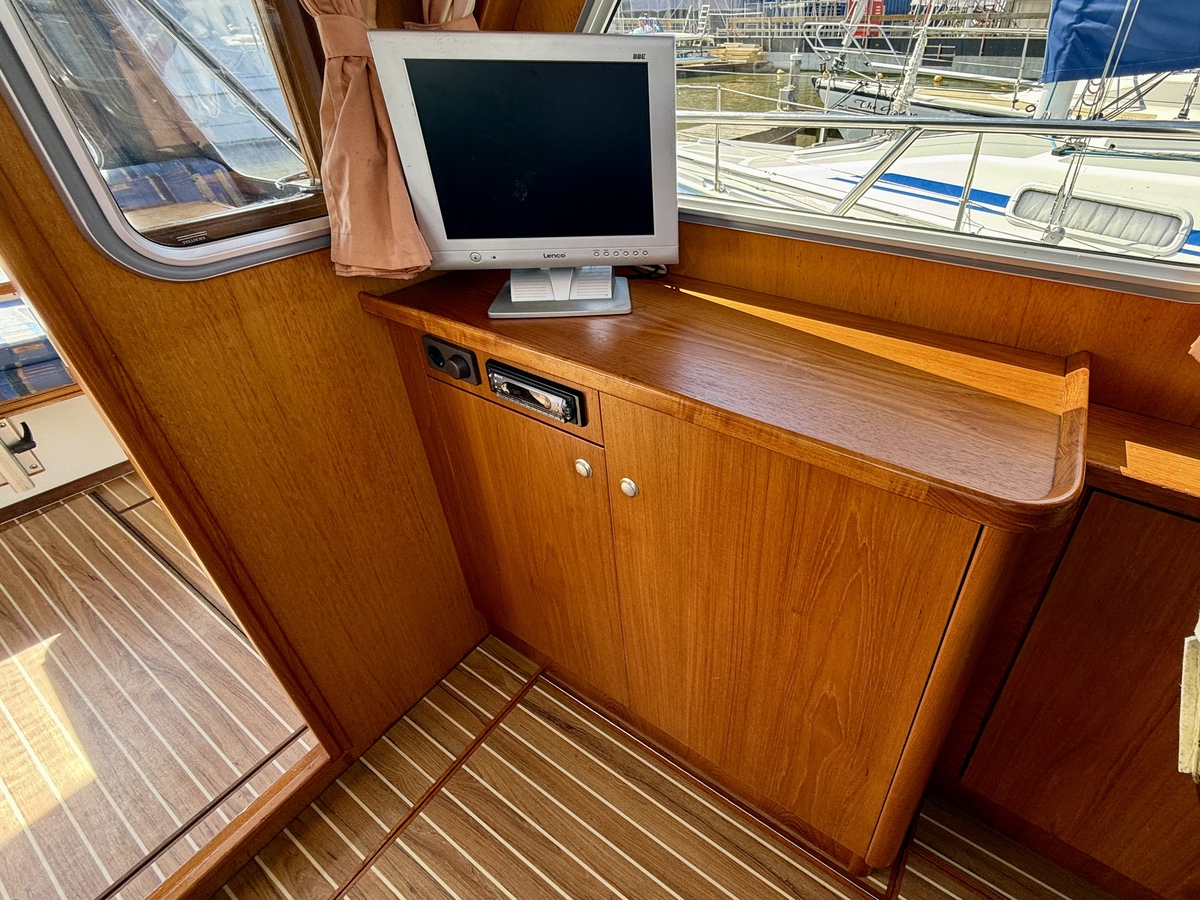 foto: 21 Excellent 1000 Hybride Patrol