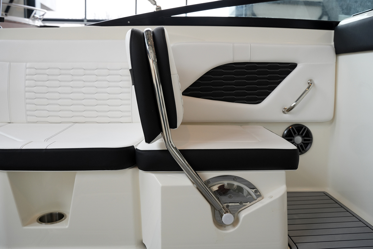 foto: 39 Sea Ray SPX 230 Outboard