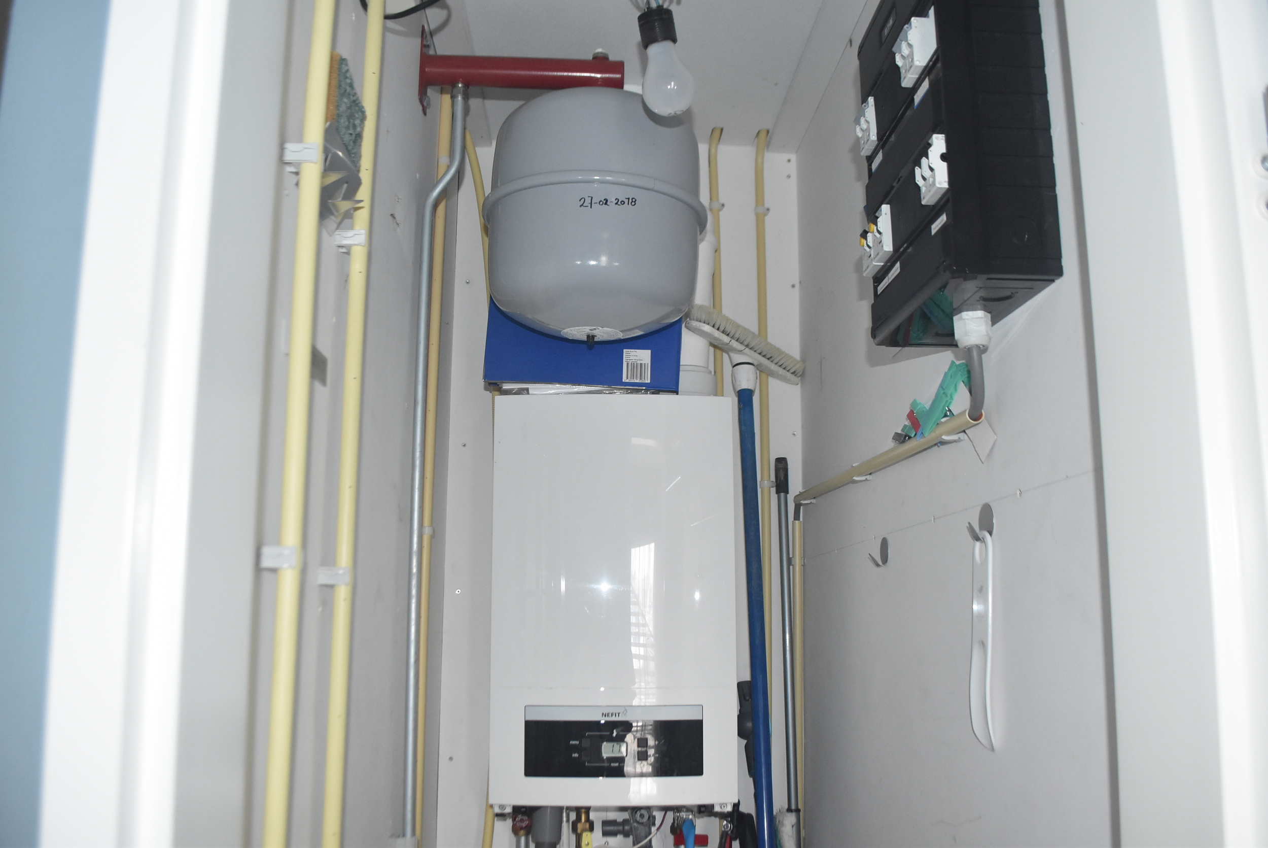 foto: 12 Aquavive Houseboat 1500 Met Vaste Overneembare Ligplaats In Warns