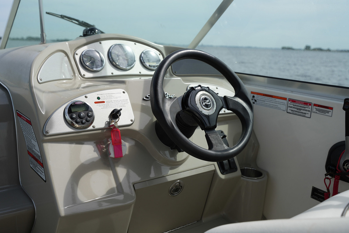 foto: 17 Sea Ray 255 Sundancer