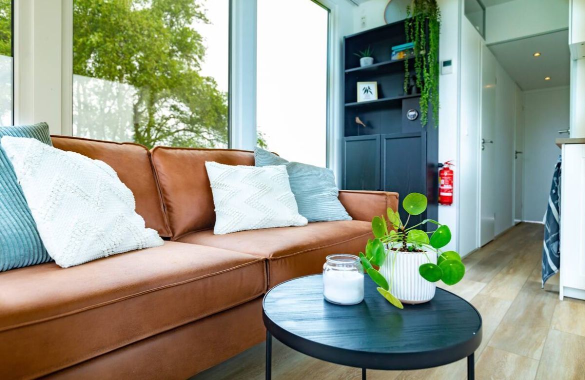 foto: 20 Houseboat Friesland 12.75 X 4.50 (inboard Engine)