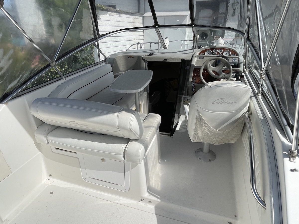 foto: 8 Bayliner 2355 Ciera
