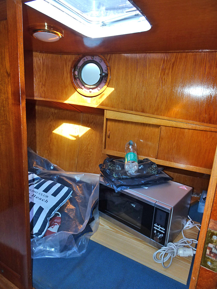 foto: 16 ex Politieboot RP37