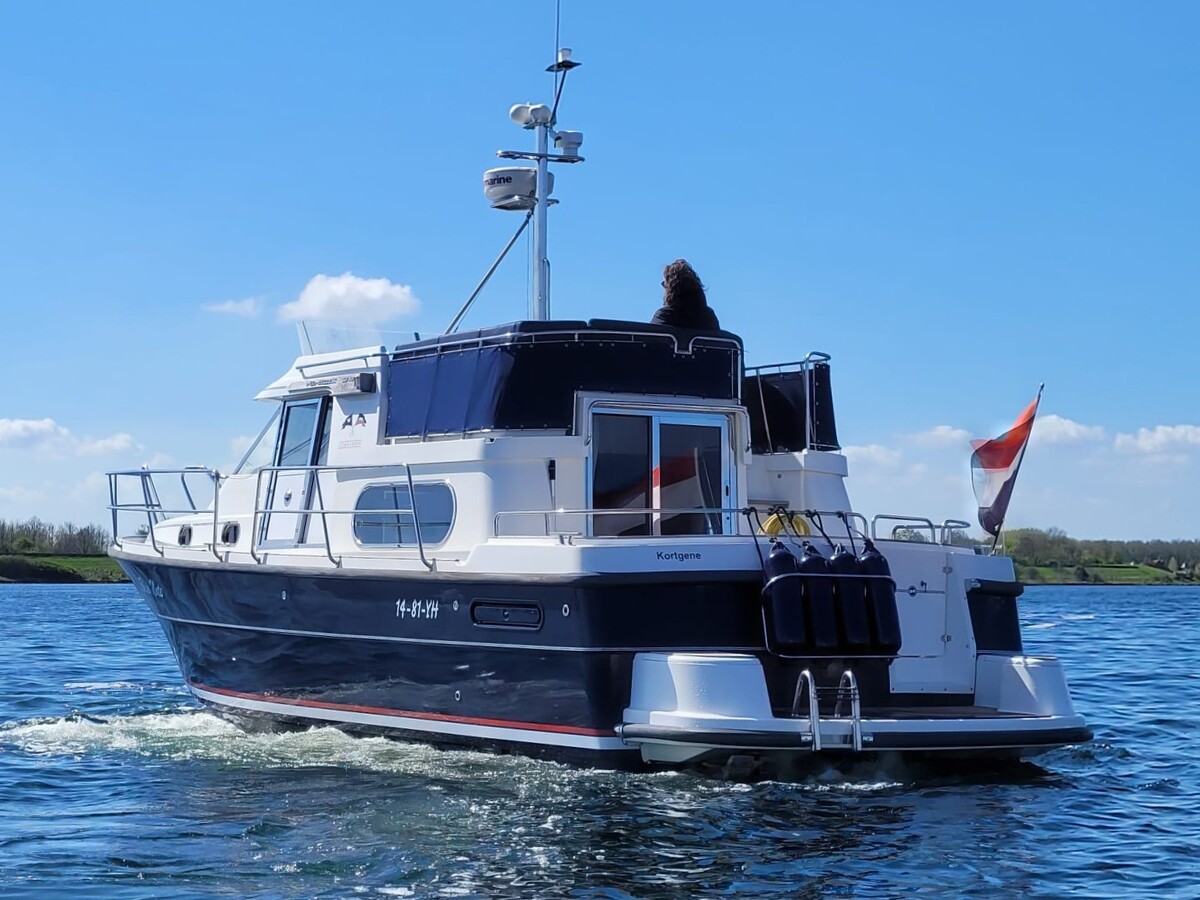 foto: 26 Nimbus 380 Commander