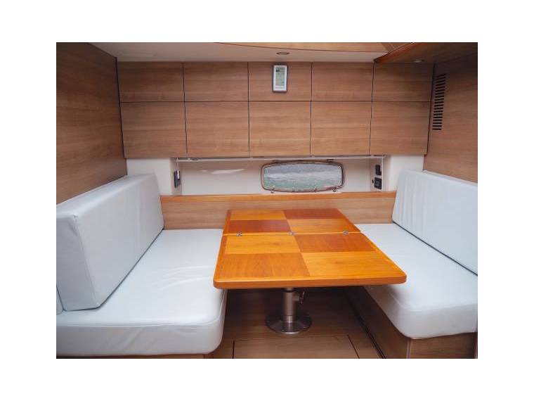 foto: 12 Sealine F 46