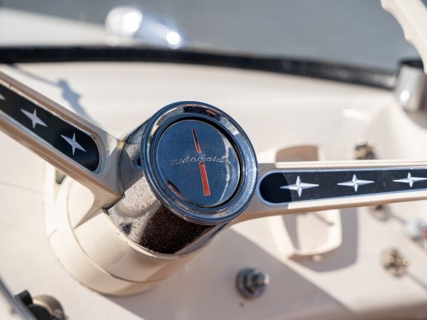 foto: 12 Guggisberg Motorboten Impala Runabout 595