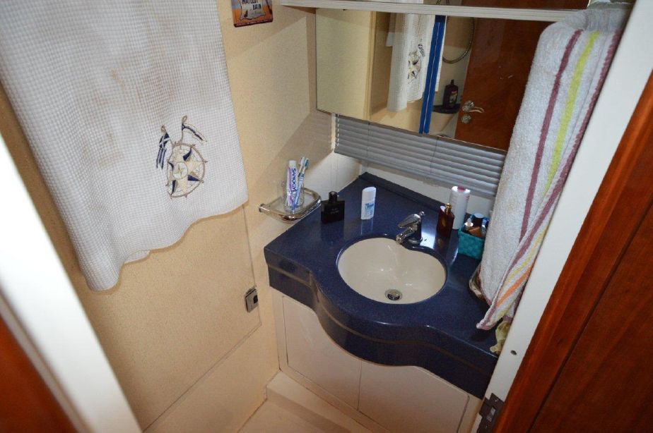 foto: 16 Azimut 52