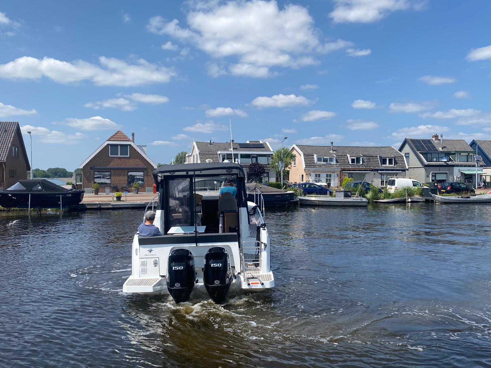 foto: 12 Jeanneau  Merry Fisher 895 offshore