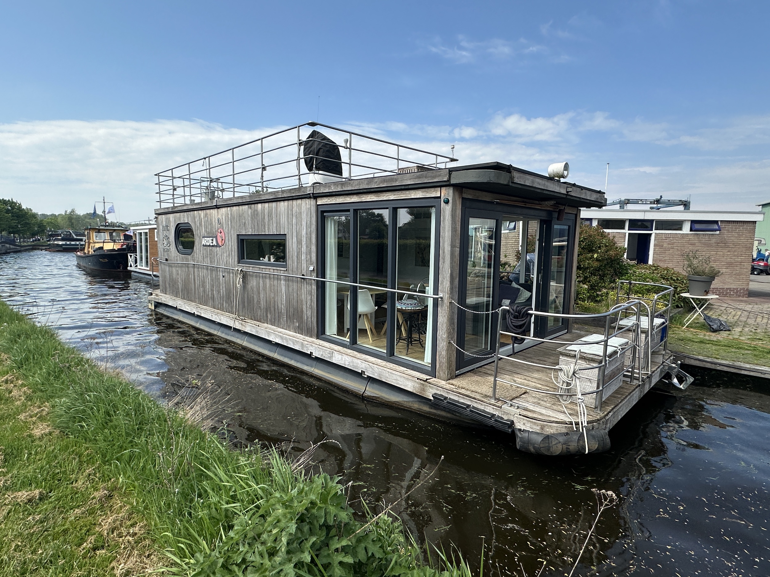 foto: 19 Lotus Houseboats 12 XT - Boven Besturing