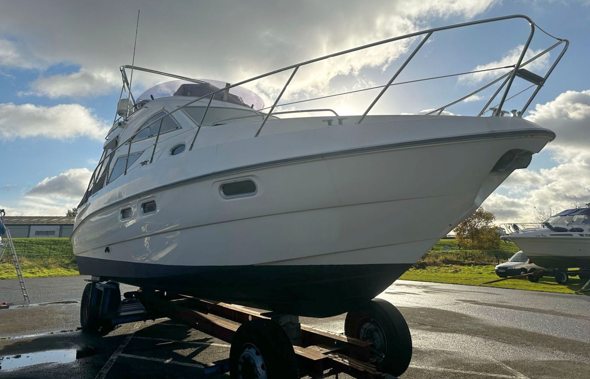 foto: 24 Sealine Sealine F34 Flybridge