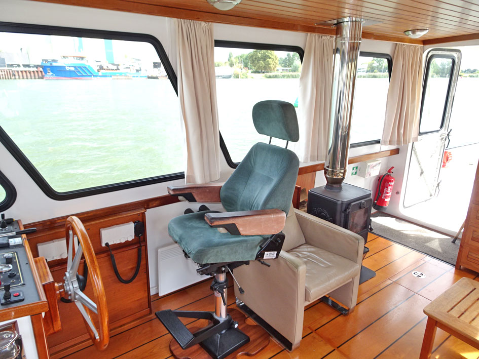 foto: 22 ex Patrouille vaartuig / Varend Woonschip 18.26 met UBC