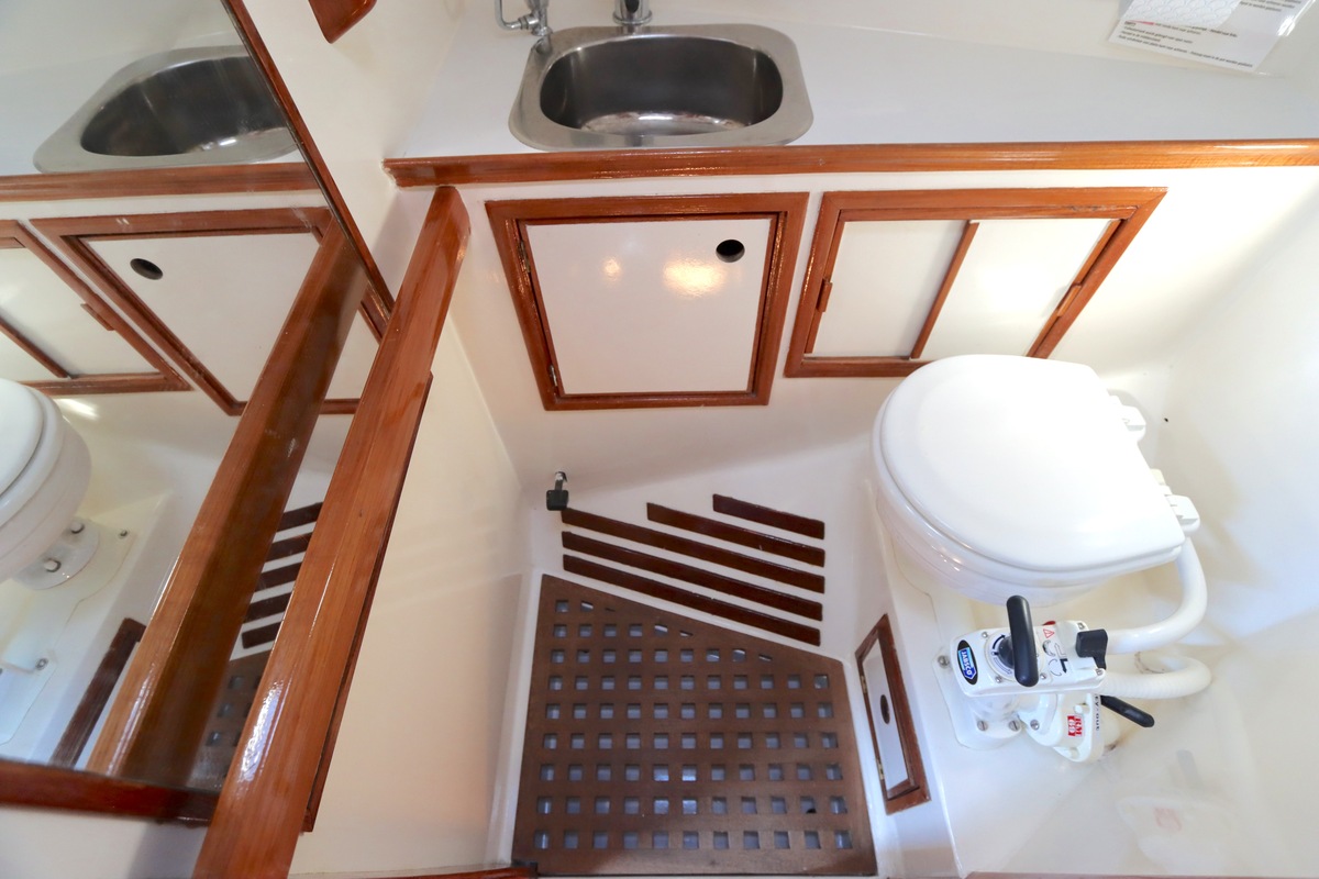 foto: 15 Holman & Pye Red Admiral 36