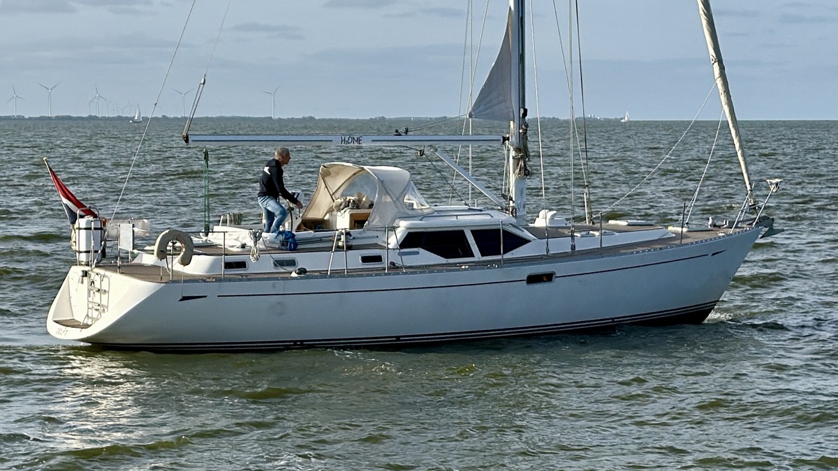 foto: 17 Oyster 45 Deck Saloon