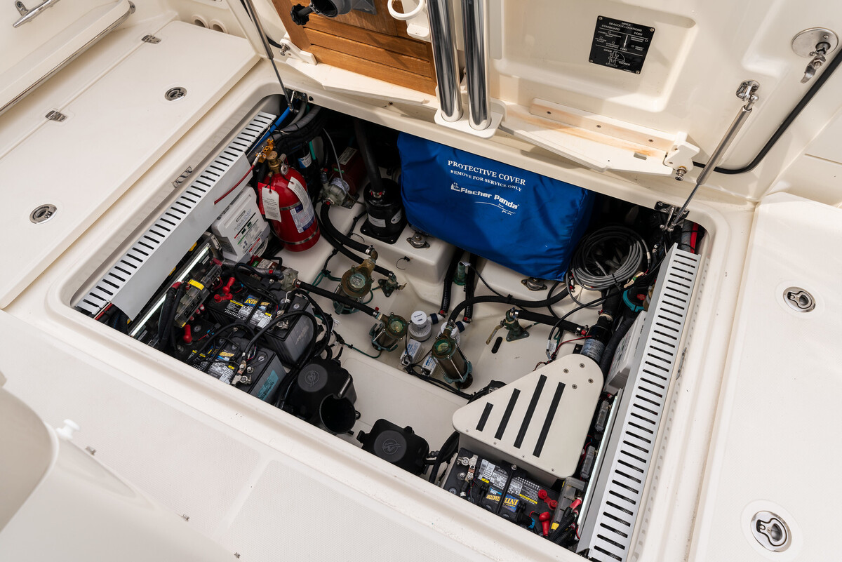 foto: 8 Boston Whaler 380 Realm