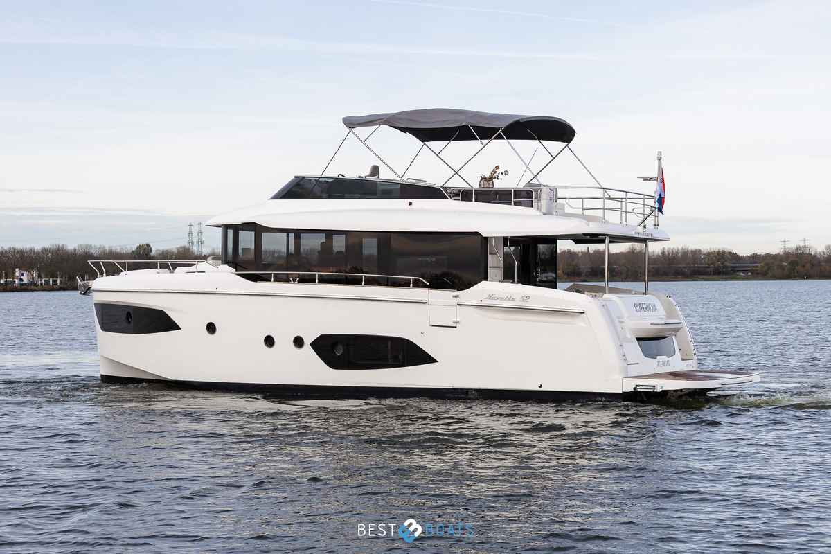 foto: 38 Absolute  Navetta 52