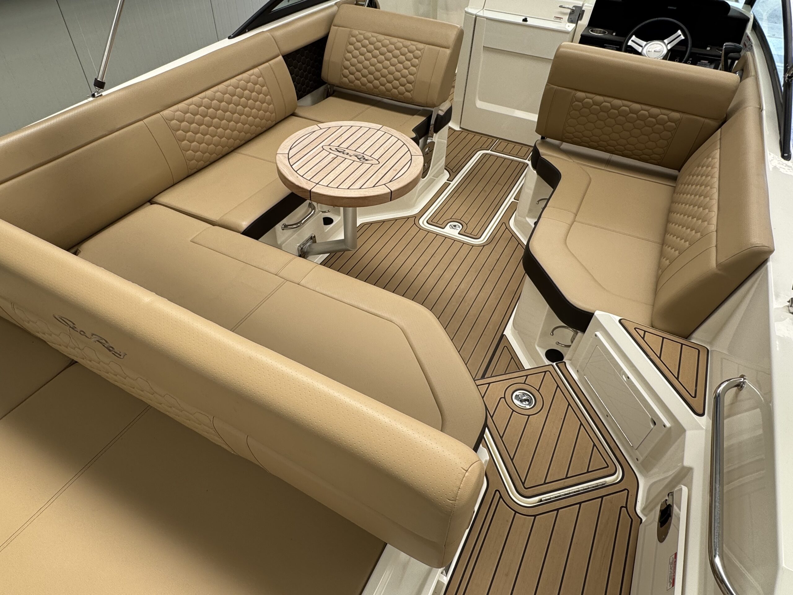foto: 8 Sea Ray SDX 250