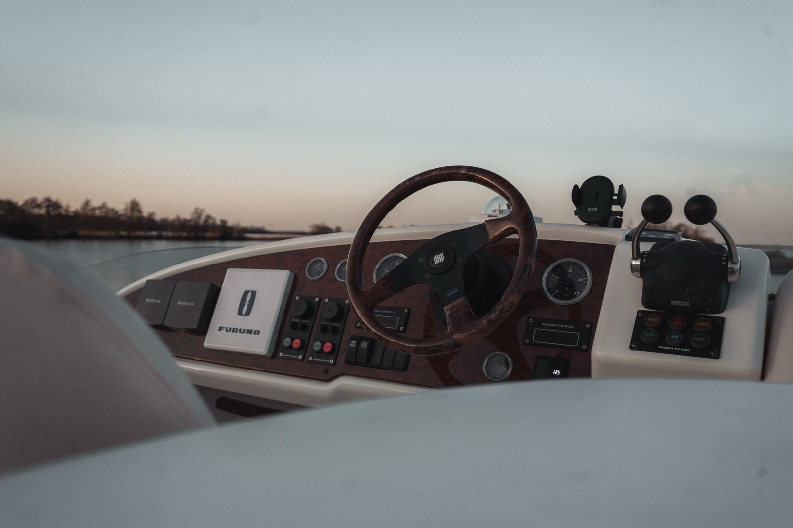 foto: 16 Jeanneau Prestige 36 Fly