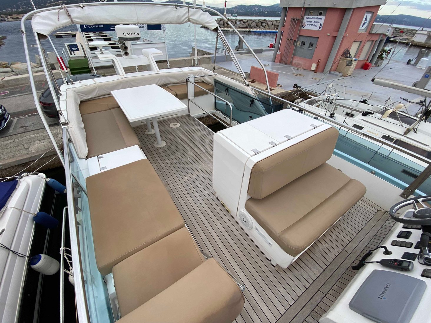 foto: 9 Fairline Squadron 42