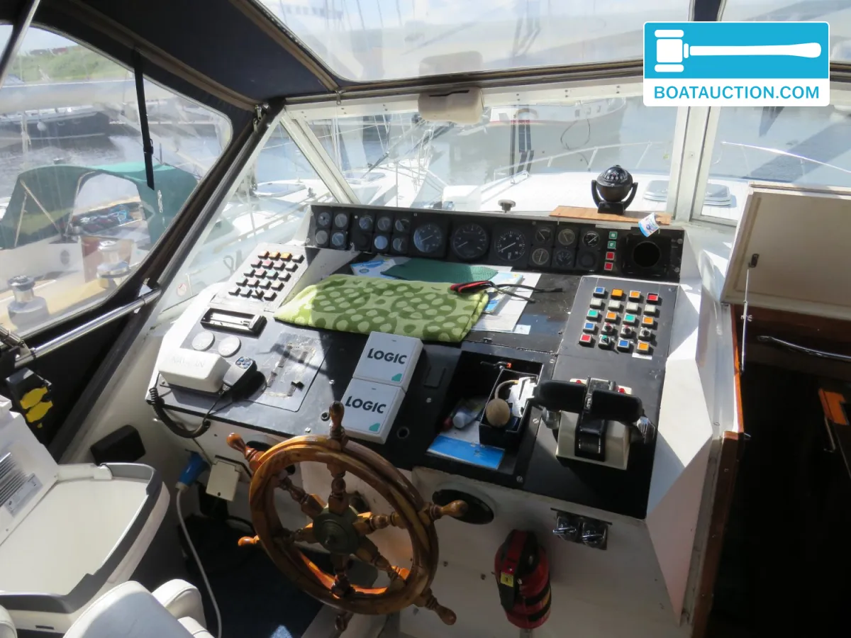 foto: 11 Chris Craft Catalina 35 DC