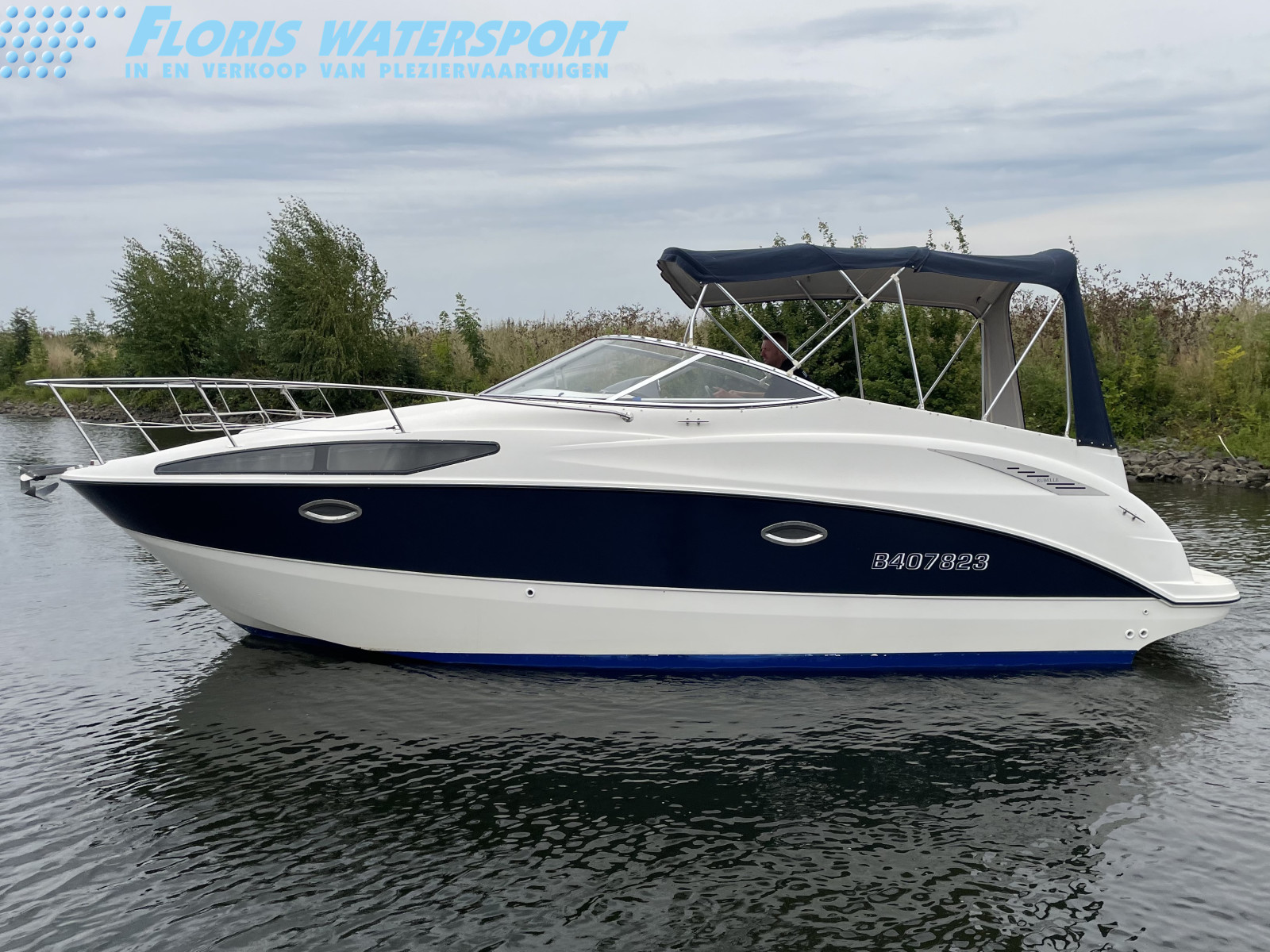 foto: 6 Bayliner  265