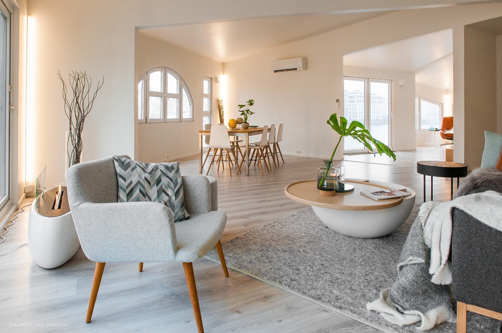 foto: 6 Grey Floating House Houseboat