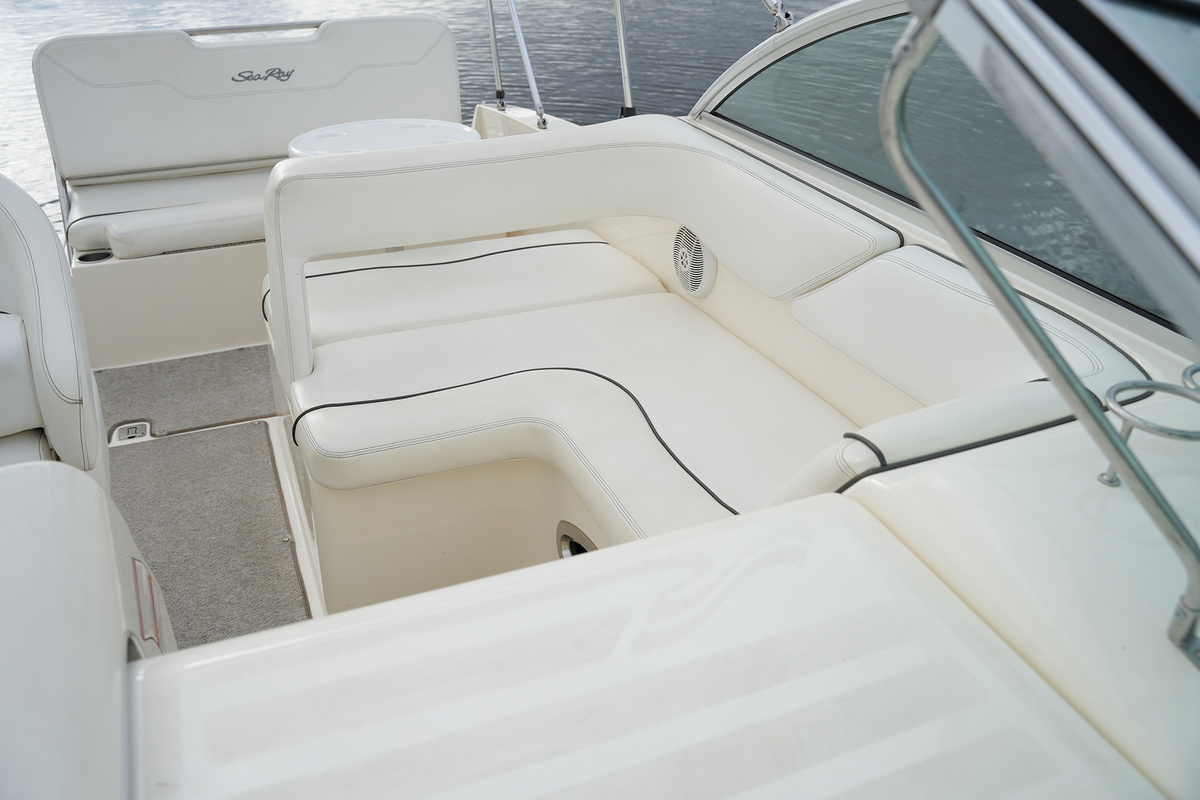 foto: 33 Sea Ray 255 Sundancer