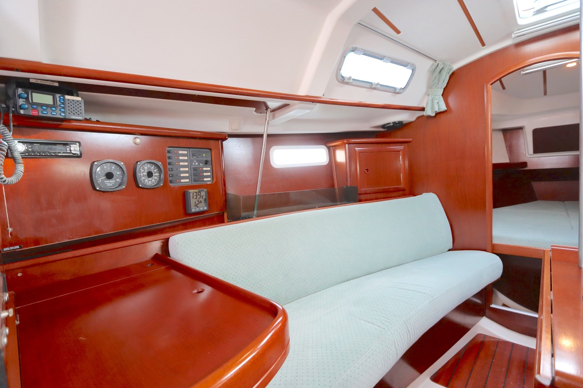 foto: 15 Beneteau Oceanis Clipper 331 Lifting keel
