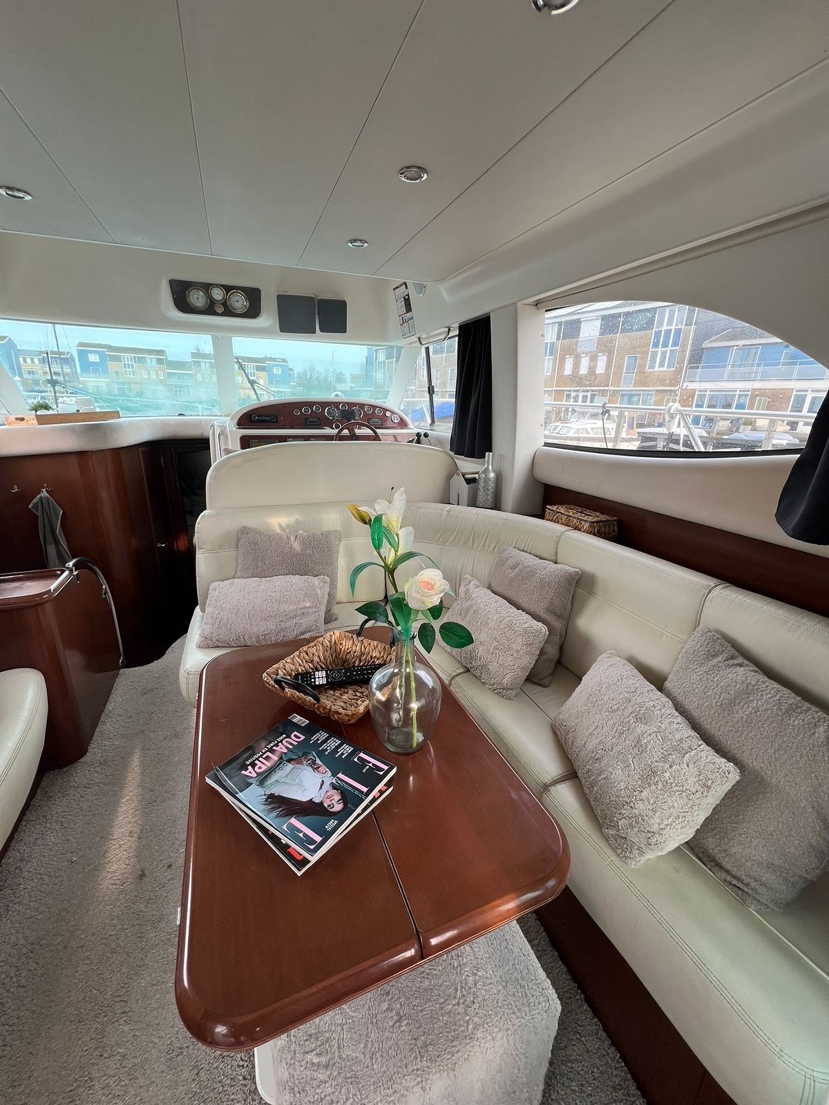 foto: 32 Jeanneau Prestige 36 Fly