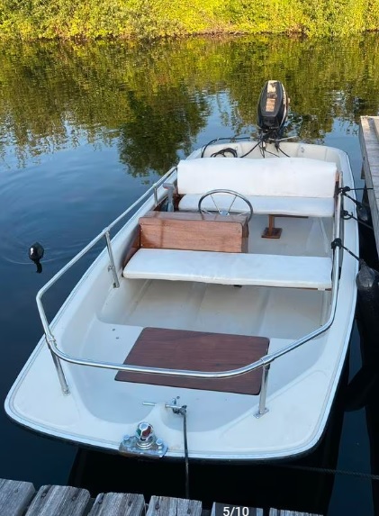 foto: 5 Bosten Whaler 13ft sport