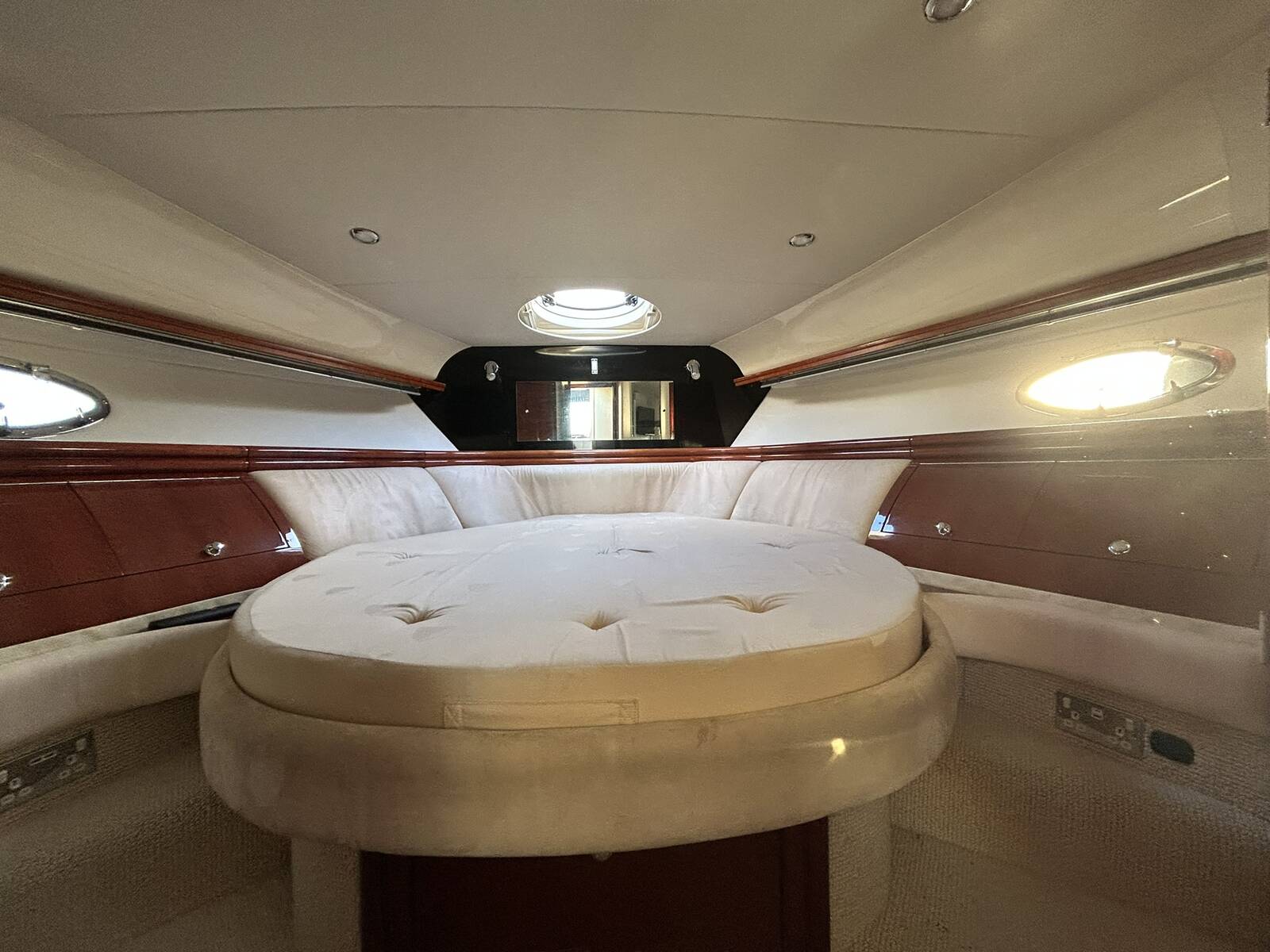 foto: 12 Fairline  Phantom 43
