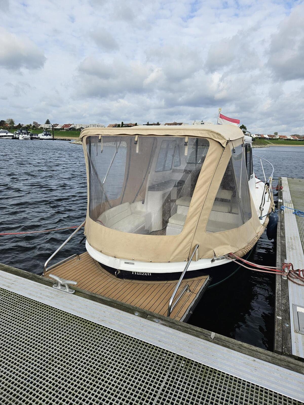 foto: 8 Rasker Sloop 700