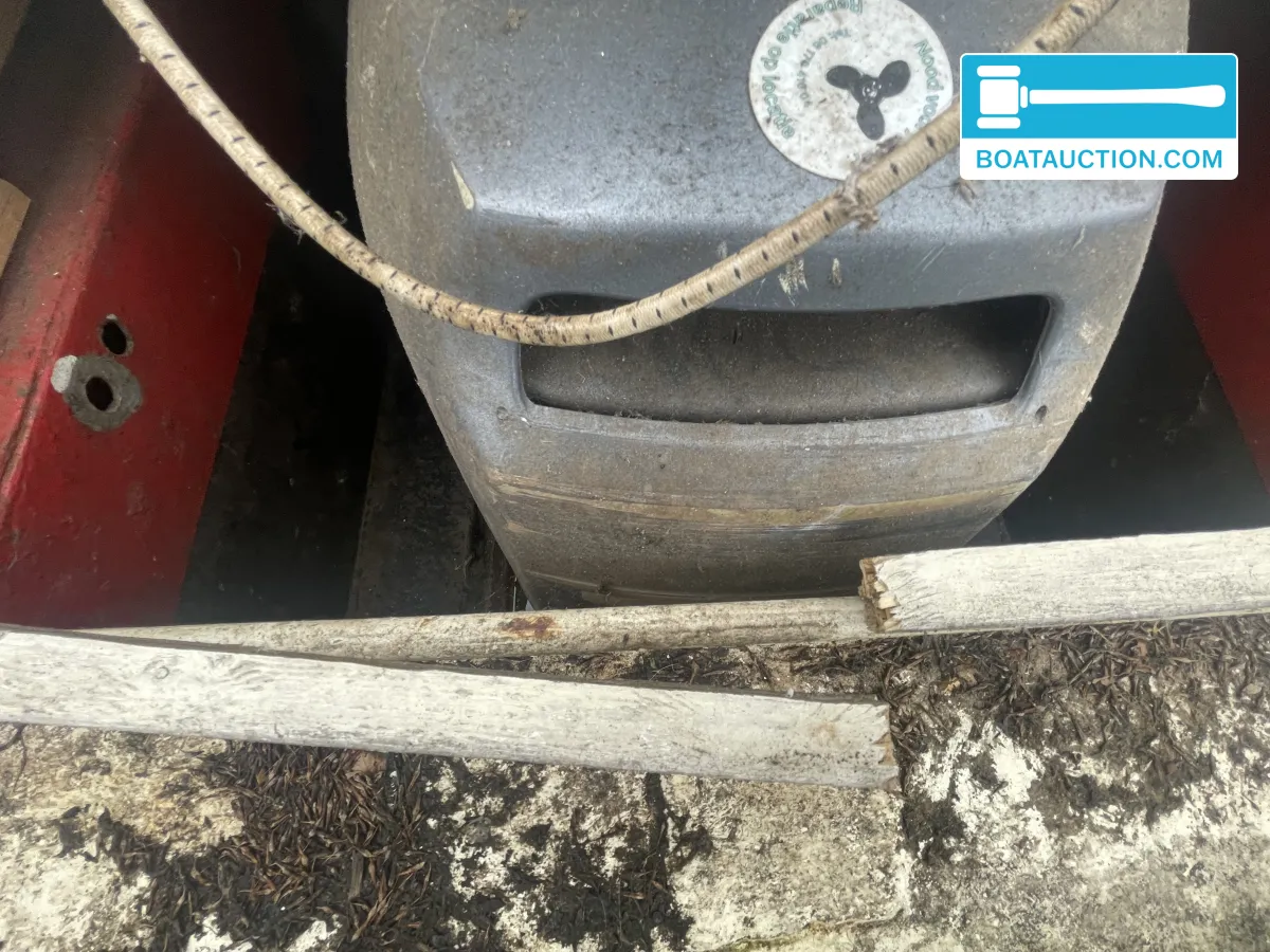 foto: 6 Motorboat 700