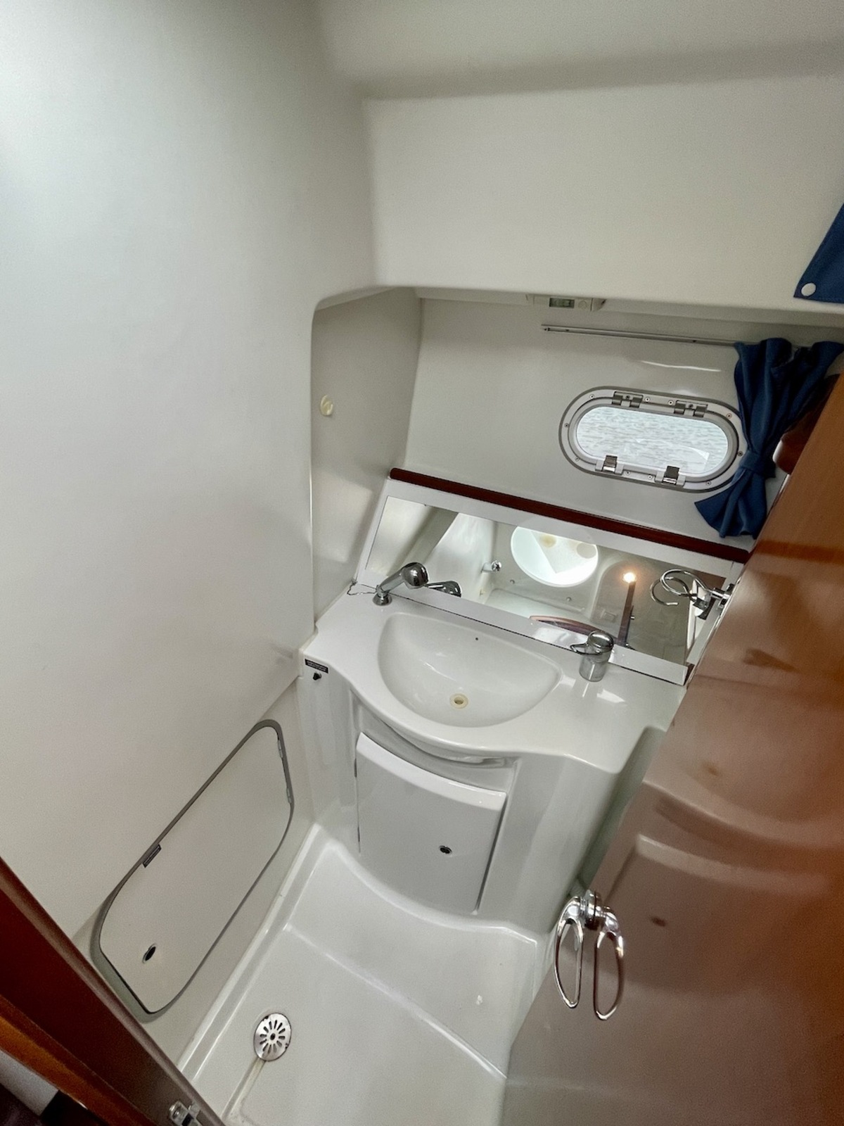 foto: 7 Beneteau Antares 980